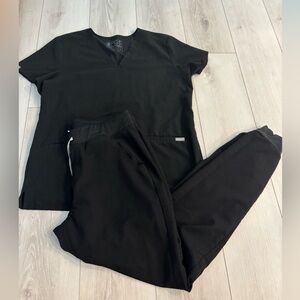 Figs Medium Scrub Set- Black